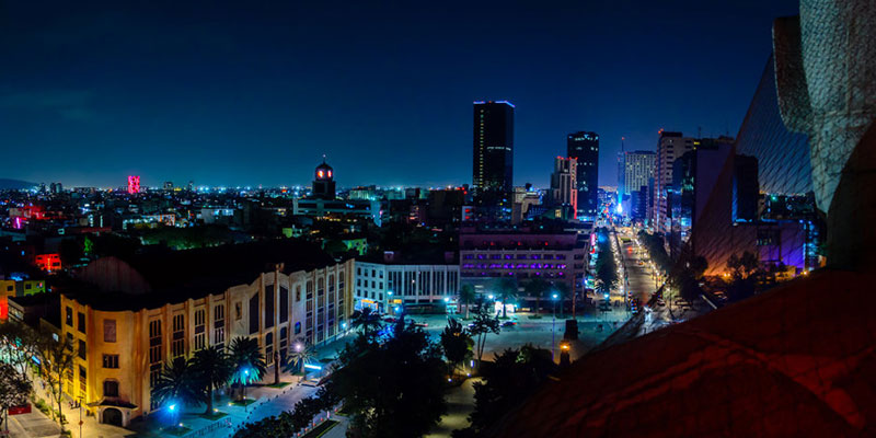 Vista Nocturna de la Ciudad de México