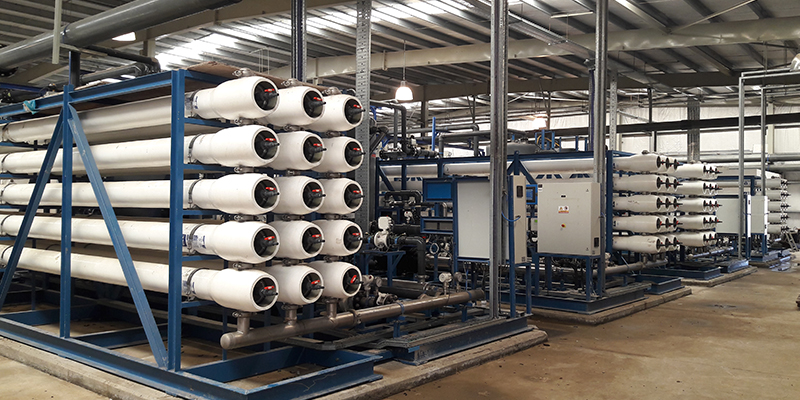 Soluções de dessalinização para comunidades costeiras | Fluence Planta de dessalinização de água do mar na Patagônia Argentina