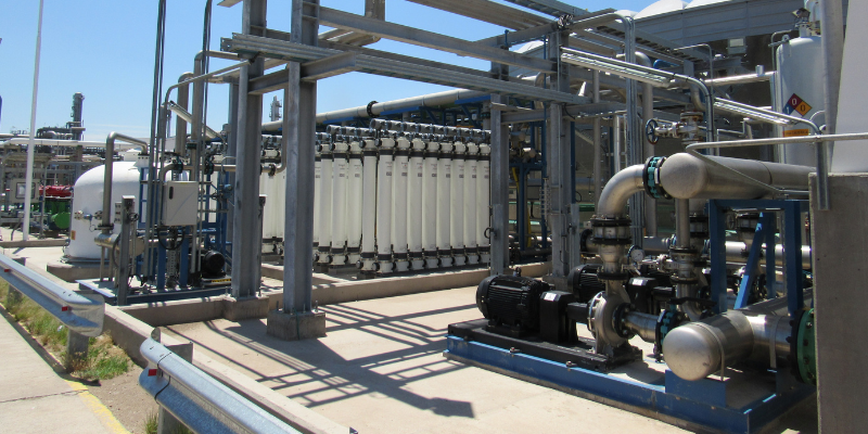 Tratamiento de agua superficial por ultrafiltración para torres de enfriamiento