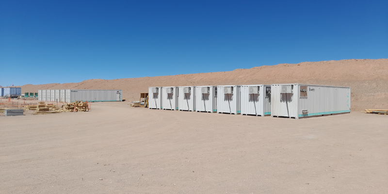 Planta de tratamiento de agua en contenedores para campamento minero