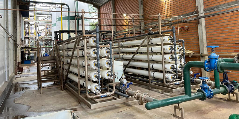 Soluções avançadas para desmineralização de água na indústria alimentícia | Fluence Desmineralização da água por osmose reversa para a indústria alimentícia