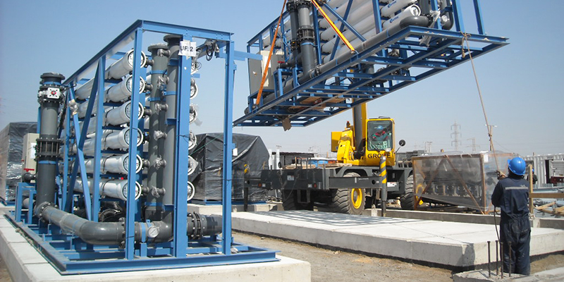 Soluções para dessalinização e desmineralização de água do mar | Fluence Planta de água desmineralizada a partir da água do mar